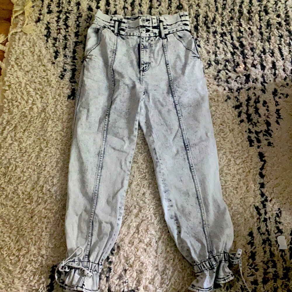 Moving! NWT! Something Navy Sylvia Denim Pants